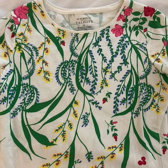 Talbots Tee Size XS Floral Spring Round Neck The Talbots Tee - Picture 3 of 4